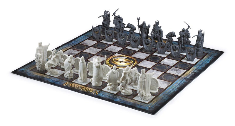 The Noble Collection The Lord of The Rings Chess Set: Battle for Middle-Earth - Image 5